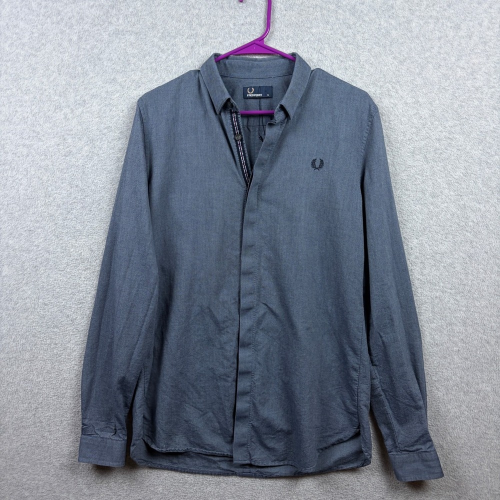 Fred Perry Shirt Mens Medium Blue Gray Oxford OCBD Button Up Preppy Ivy Wreath